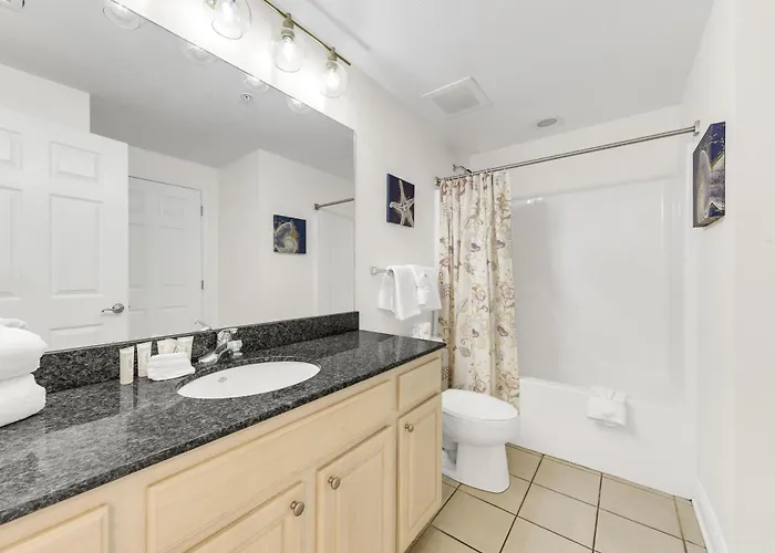 Crystal Tower Apartment *
