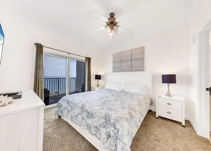 Crystal Tower Apartment *
