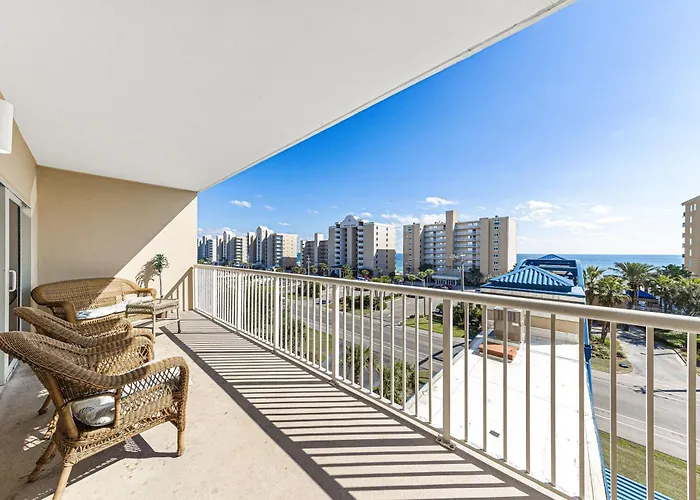 Crystal Tower Apartment *